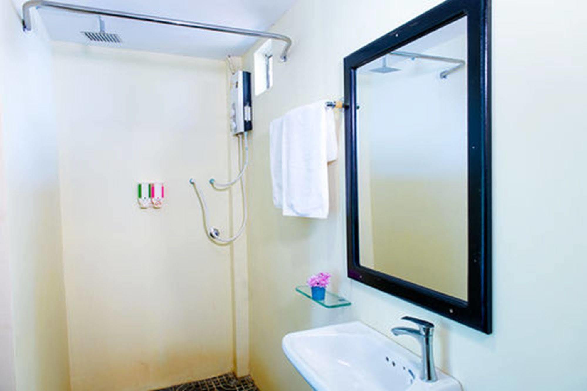 Day Day Inn Сиемрип Экстерьер фото